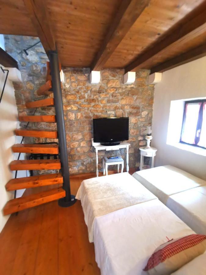 Villa Stone House Castellum *