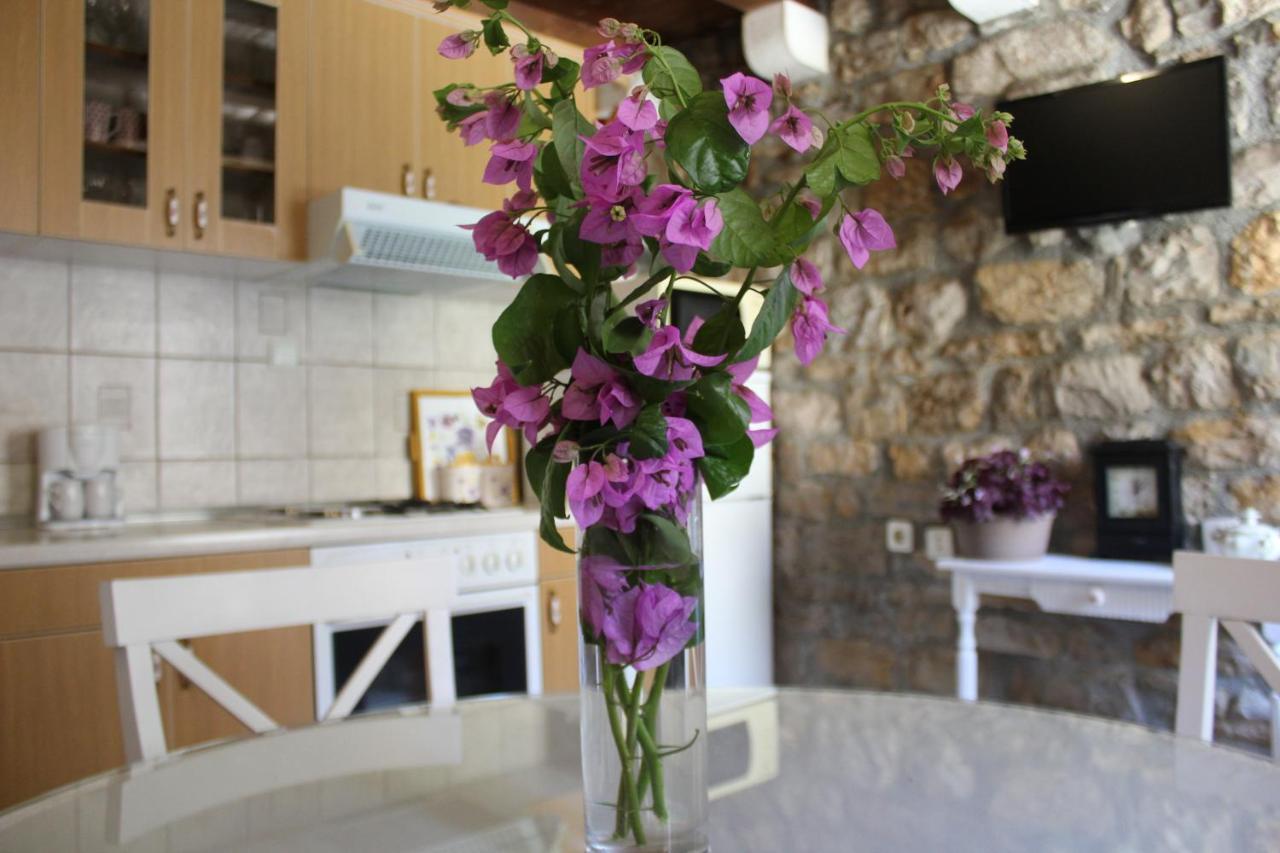 Stone House Castellum Villa *