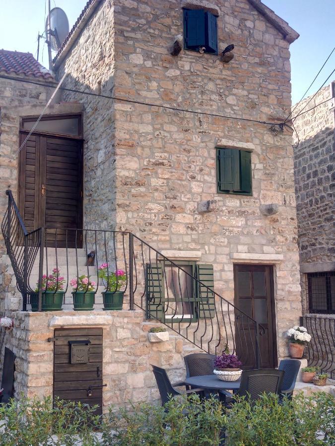 Villa Stone House Castellum