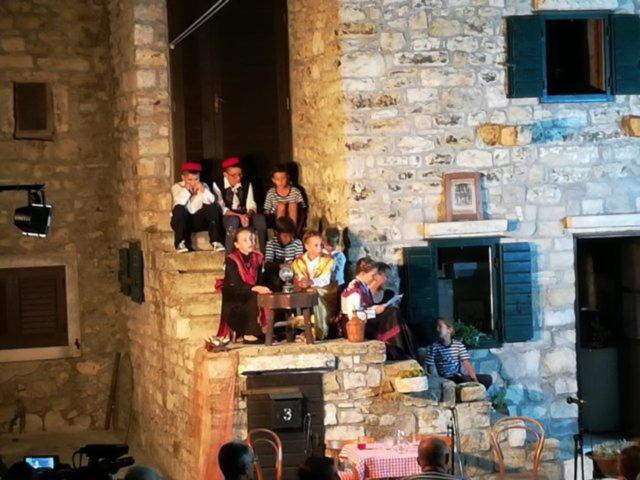 Stone House Castellum Villa *